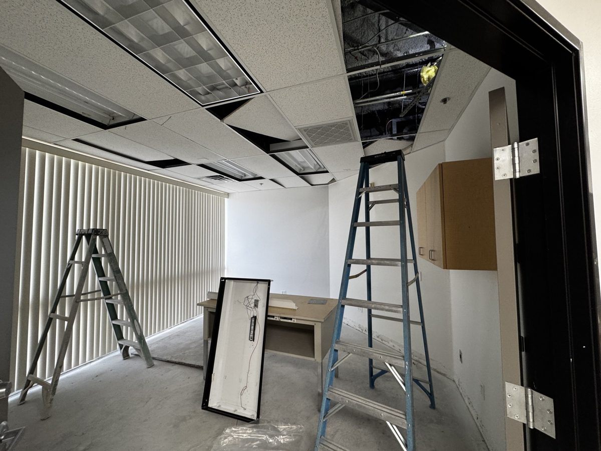 Office before lighting retrofit